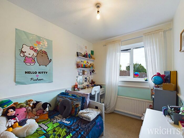 3 Bedroom Terraced House For Sale In Bull Stag Green, Hatfield, AL9