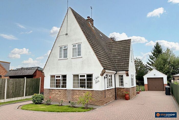 3 Bedroom Detached House For Sale In Coventry Road, Bulkington, CV12