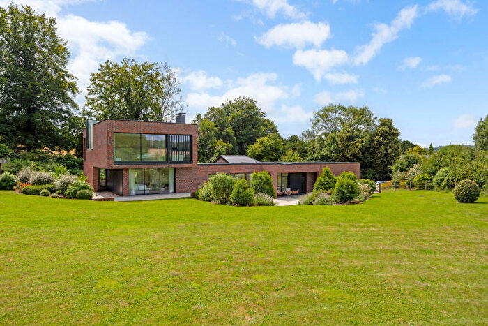 4 Bedroom Detached House To Rent In Woodcote Farm Lane, Upham, Southampton, SO32