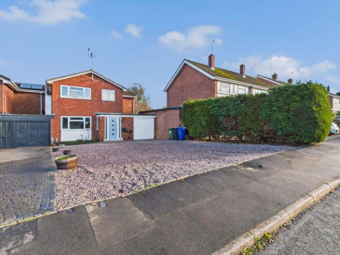 4 Bedroom Link Detached House For Sale In Oat Hill Road, Towcester, NN12