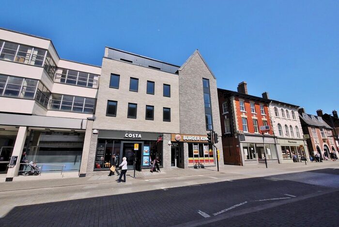 2 Bedroom Flat To Rent In Hunters Court, William Hunter Way, Brentwood, Essex, CM14