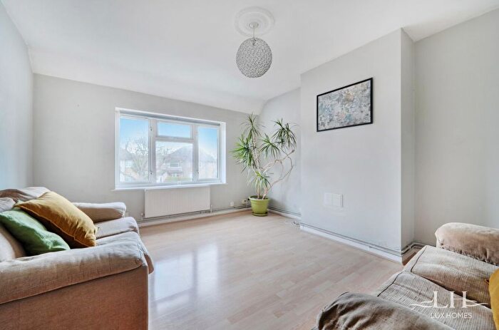 1 Bedroom Maisonette For Sale In Lillechurch Road, Dagenham, RM8