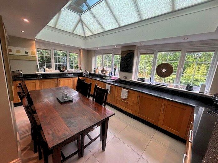 1 Bedroom Semi-Detached House To Rent In Oakhurst Rise, Carshalton, SM5