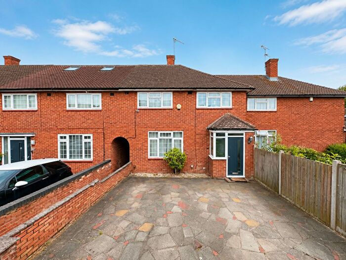 3 Bedroom Terraced House For Sale In Nicoll Way, Borehamwood, WD6