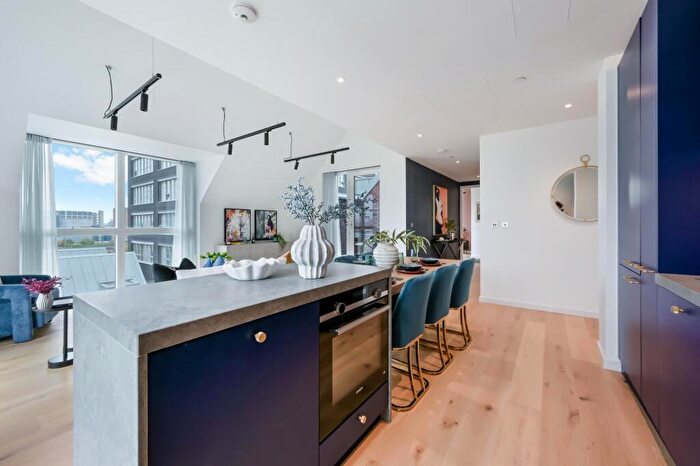 3 Bedroom Apartment For Sale In Dulke House, Goodluck Hope Walk, London, E14