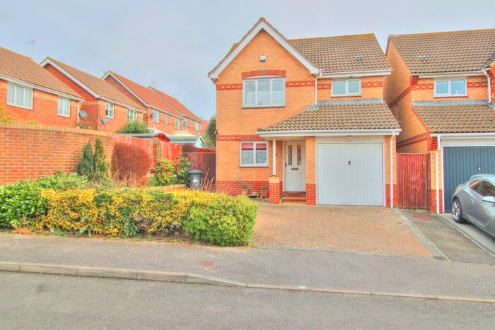 3 Bedroom Detached House To Rent In Castle Bolton, Eastbourne, BN23