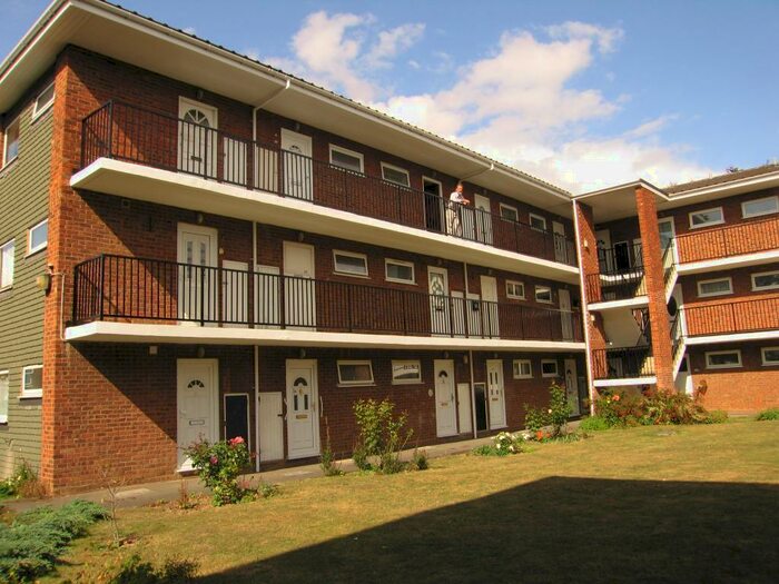 Flat To Rent In Alexandra Street, Maidstone, ME14