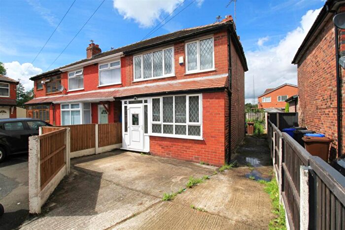 2 Bedroom House For Sale In Thankerton Avenue, Audenshaw, Manchester, M34