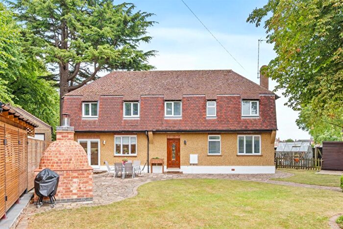 4 Bedroom Detached House For Sale In Park Avenue, Kettering, NN16