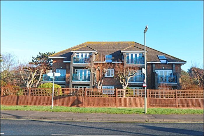 2 Bedroom Flat For Sale In Seafront, Hayling Island, PO11