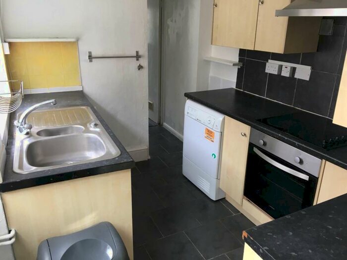 4 Bedroom House To Rent In Minny Street, Cathays, CF24