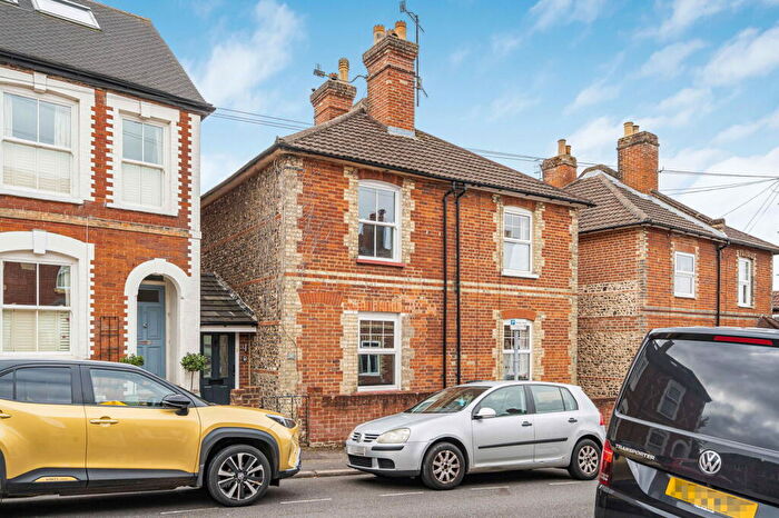 2 Bedroom Semi-Detached House For Sale In Queens Road, Guildford, GU1