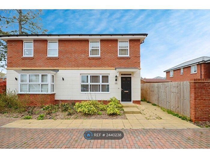 3 Bedroom Semi-Detached House To Rent In Redwood Avenue, Radlett, WD7