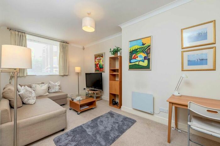 1 Bedroom Flat To Rent In Regency Street, London, SW1P