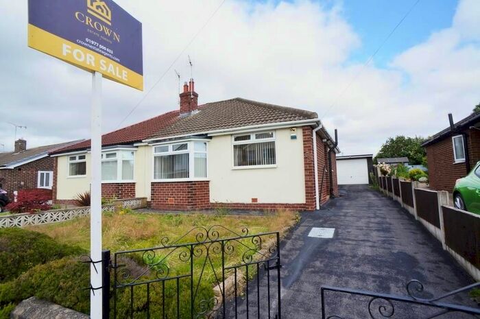 2 Bedroom Semi-Detached Bungalow For Sale In Ashbourne Drive, Pontefract, WF8