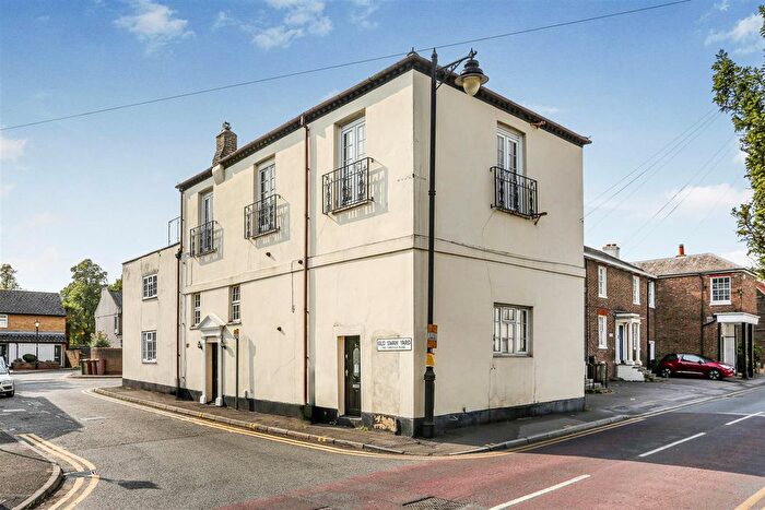 2 Bedroom Flat For Sale In West Street, Carshalton, SM5