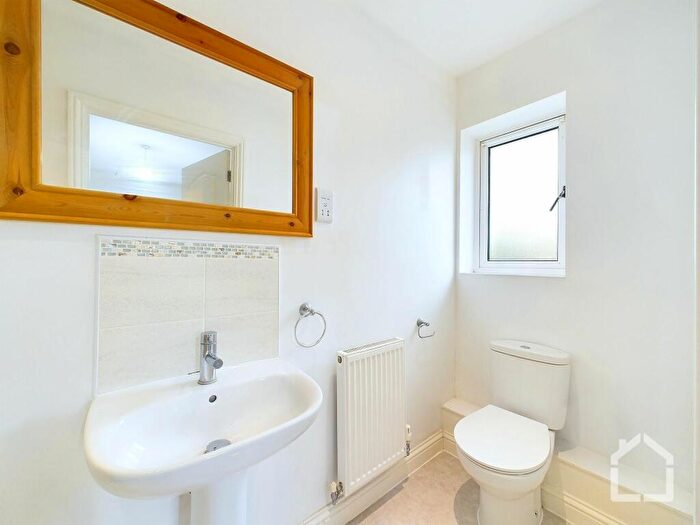 4 Bedroom Link Detached House To Rent In Heren Lane, Whitehouse, MK8