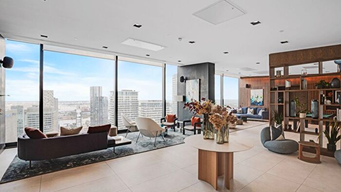 Studio For Sale In London, London, E14