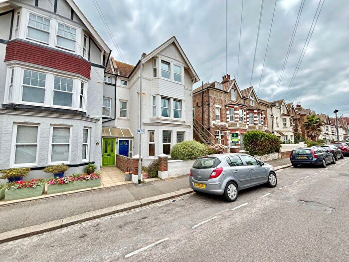 3 Bedroom Flat For Sale In Linden Road, Bexhill On Sea, TN40