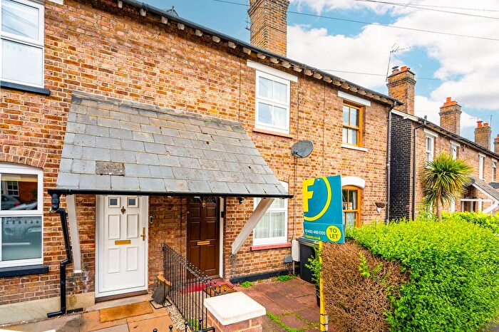 2 Bedroom Terraced House To Rent In Ludlow Road, Guildford, GU2