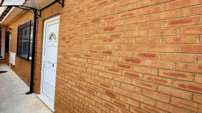 1 Bedroom Flat To Rent In Flat York Mews, Ilford, IG1