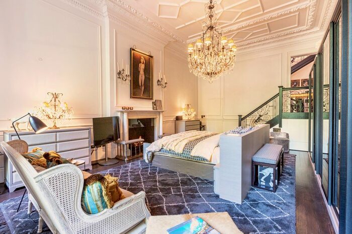 3 Bedroom Flat To Rent In Cadogan Square, London, SW1X