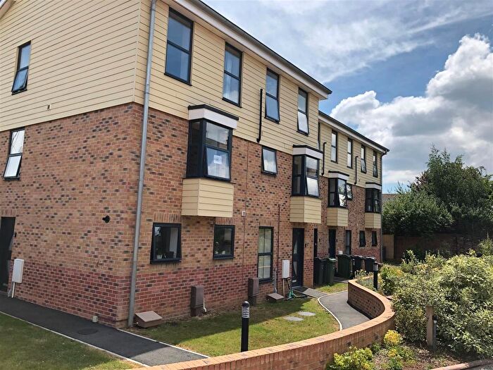 4 Bedroom Property To Rent In Arctic Road, Cowes, PO31