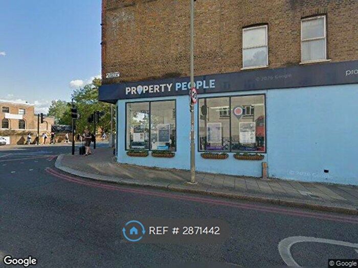 2 Bedroom Flat To Rent In Tooting High St, London, SW17