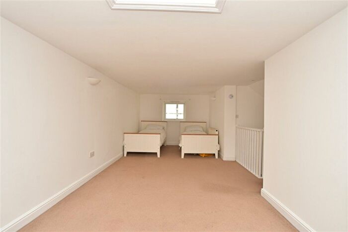 2 Bedroom Flat For Sale In Pleasant Row, Brompton, Gillingham, Kent, ME7