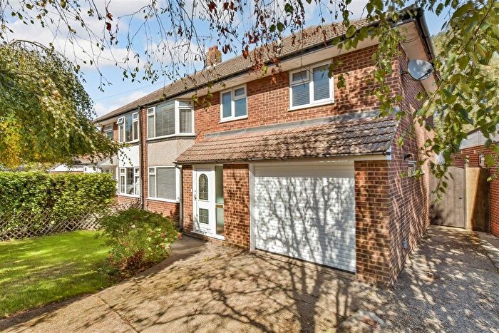 4 Bedroom Semi-Detached House For Sale In Maidstone Road, Wigmore, Gillingham, Kent, ME8