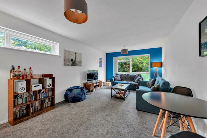 1 Bedroom Flat To Rent In Park Hill Road, Bromley, BR2