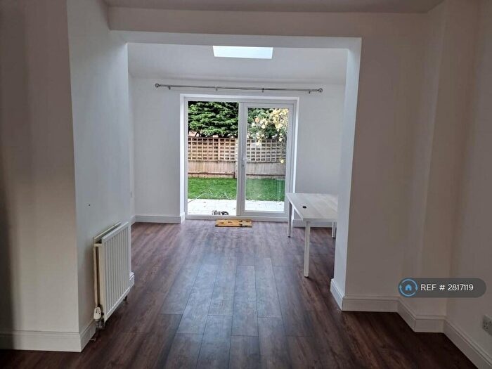 4 Bedroom Terraced House To Rent In The Delph, Lower Earley, Reading, RG6