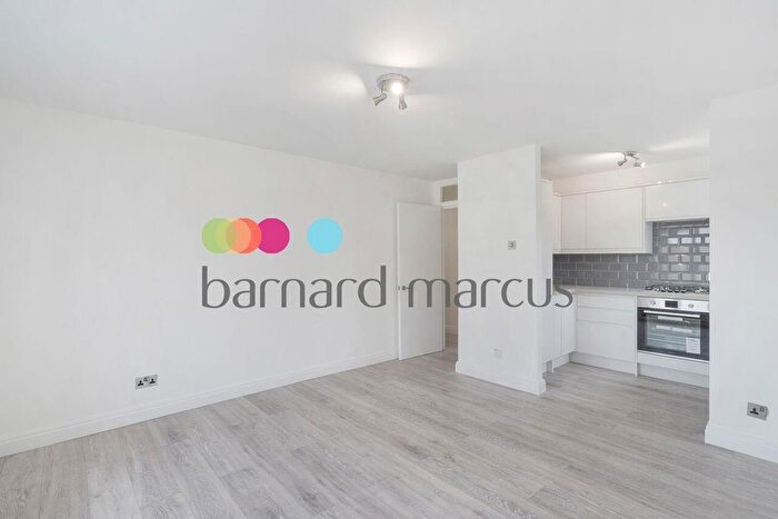 2 Bedroom Flat To Rent In Portland Road, London, SE25