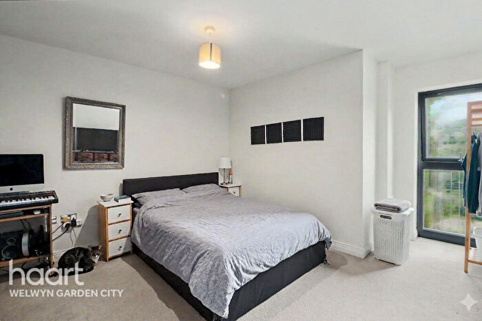 1 Bedroom Apartment For Sale In Bessemer Road, Welwyn Garden City, AL7
