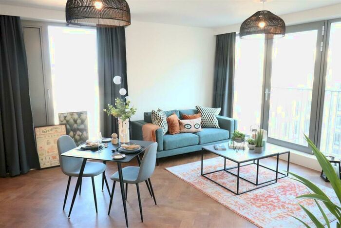 1 Bedroom Apartment To Rent In Broadside, Oldham Road, Manchester, M4