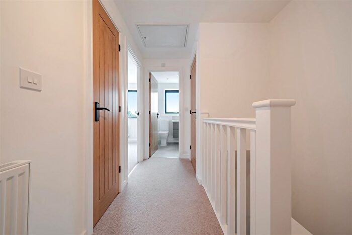 2 Bedroom End Of Terrace House To Rent In Bridgewater Close, Nottingham, NG2
