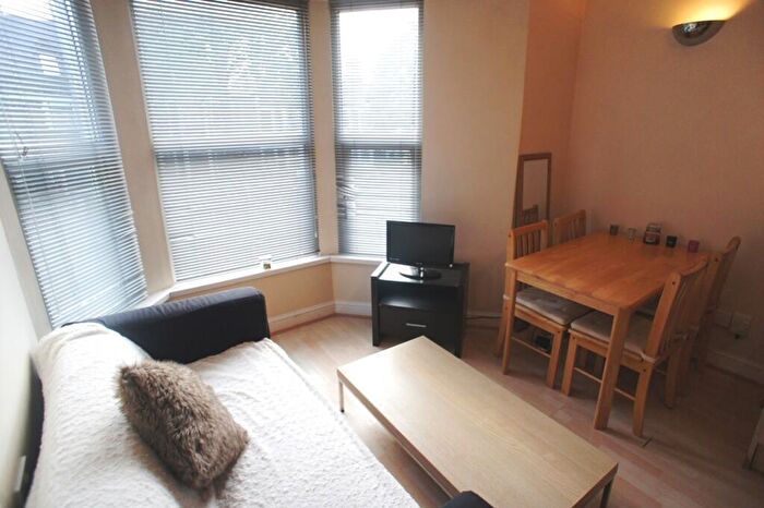 2 Bedroom Flat To Rent In Richmond Road, Roath, CF24