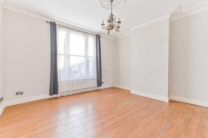 Studio For Sale In Montague Road, Croydon, CR0