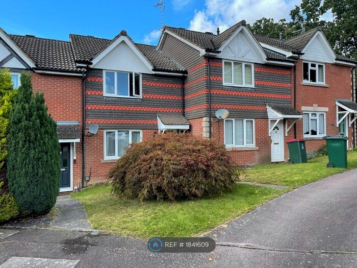 2 Bedroom Terraced House To Rent In Jacobean Close, Crawley, RH10