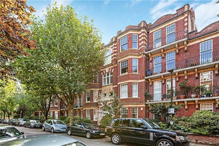 2 Bedroom Flat For Sale In Riverview Gardens, Barnes, SW13