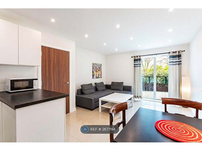 1 Bedroom Flat To Rent In Crested Court, London, NW9