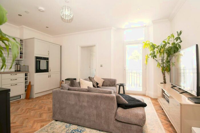 2 Bedroom Apartment To Rent In Severn Grove, Pontcanna, CF11