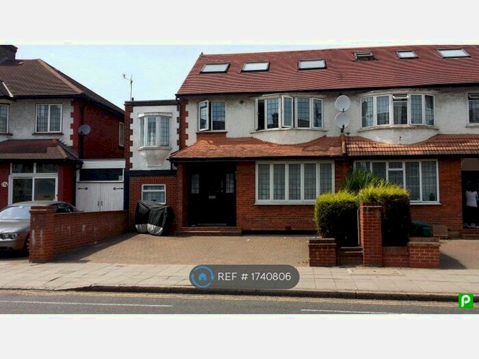 2 Bedroom Flat To Rent In Gunnersbury Lane, London, W3