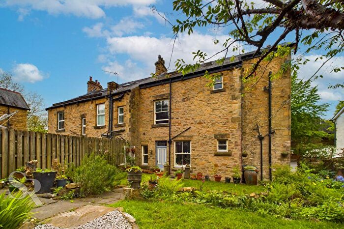 4 Bedroom Semi-Detached House For Sale In Buxton Road, Whaley Bridge, SK23