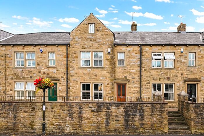 4 Bedroom Terraced House For Sale In Victoria Crescent, Earby, Barnoldswick, Lancashire, BB18