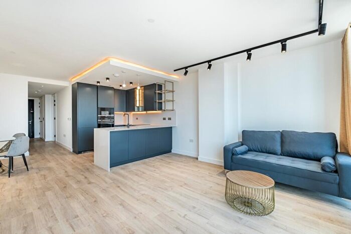 2 Bedroom Apartment To Rent In Bollinder Place London, EC1V