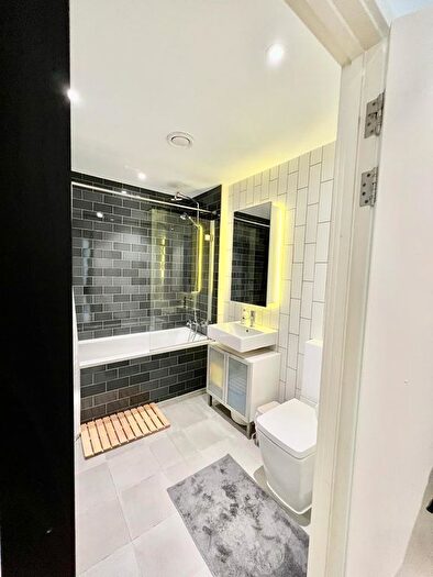 2 Bedroom Flat To Rent In Admiralty Avenue, London, E16