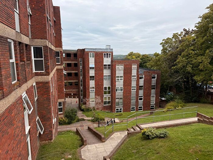 2 Bedroom Flat To Rent In Downs Road, Luton, LU1