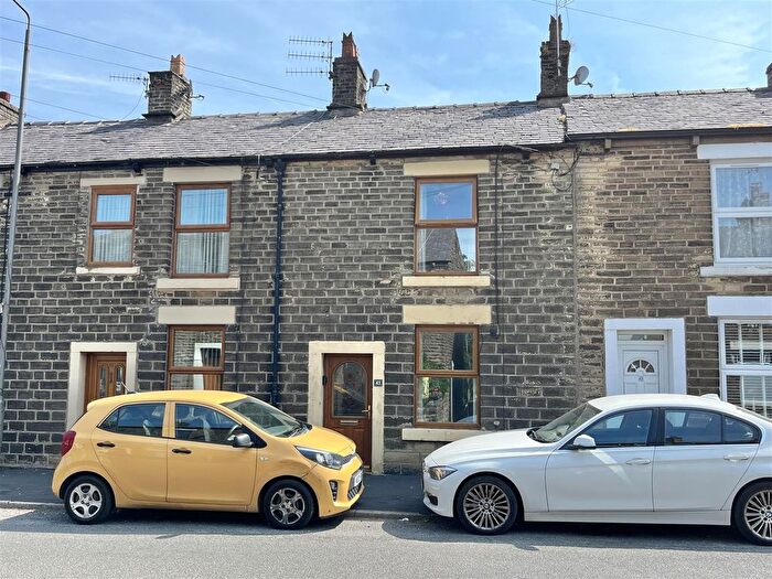 2 Bedroom Terraced House For Sale In Charlestown Road, Glossop, SK13