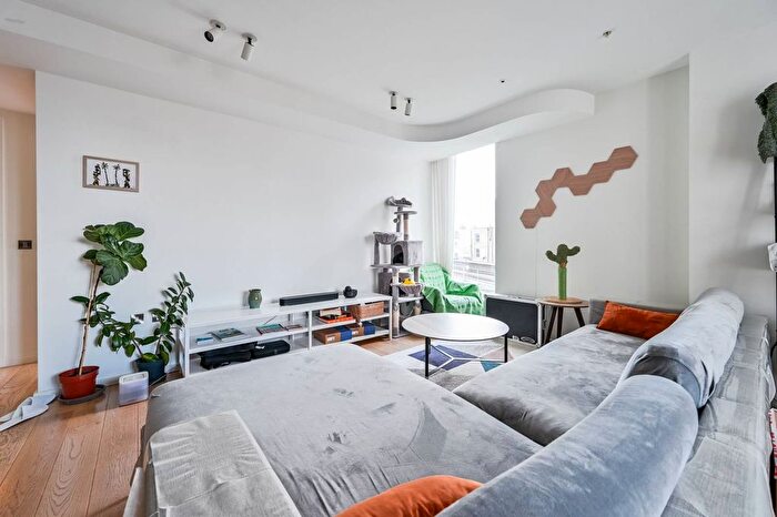 1 Bedroom Flat For Sale In Long Street, Shoreditch, London, E2